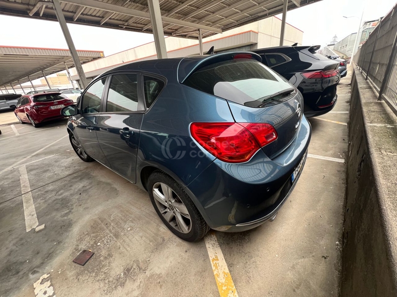 Foto del OPEL Astra 2.0CDTi S-S Selective 165 18´´