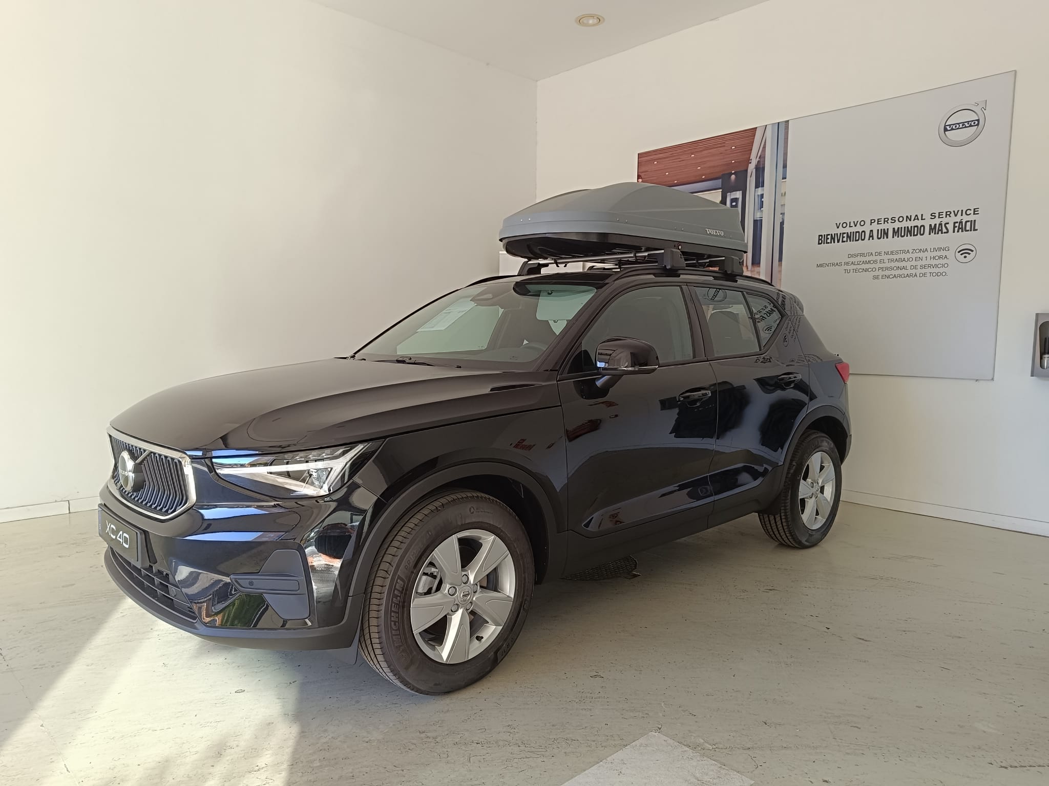VOLVO XC40 (2.0 B3 ESSENTIAL AUTO 163 5P) en Cádiz