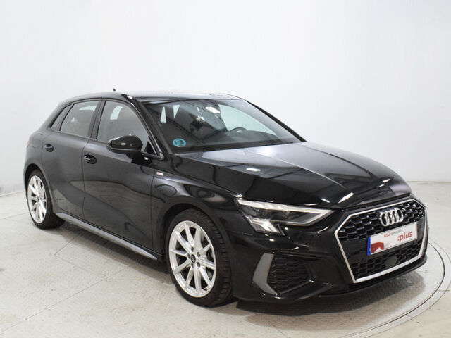 AUDI A3 (S line 30 TDI 85 kW (116 CV)) en León