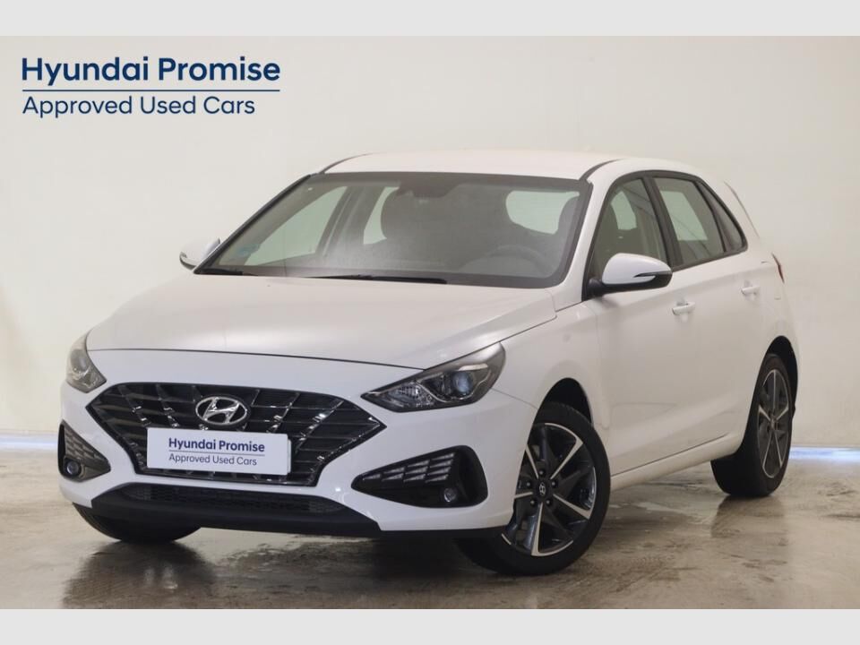 HYUNDAI i30 (1.5 GASOLINA 110CV) en Burgos