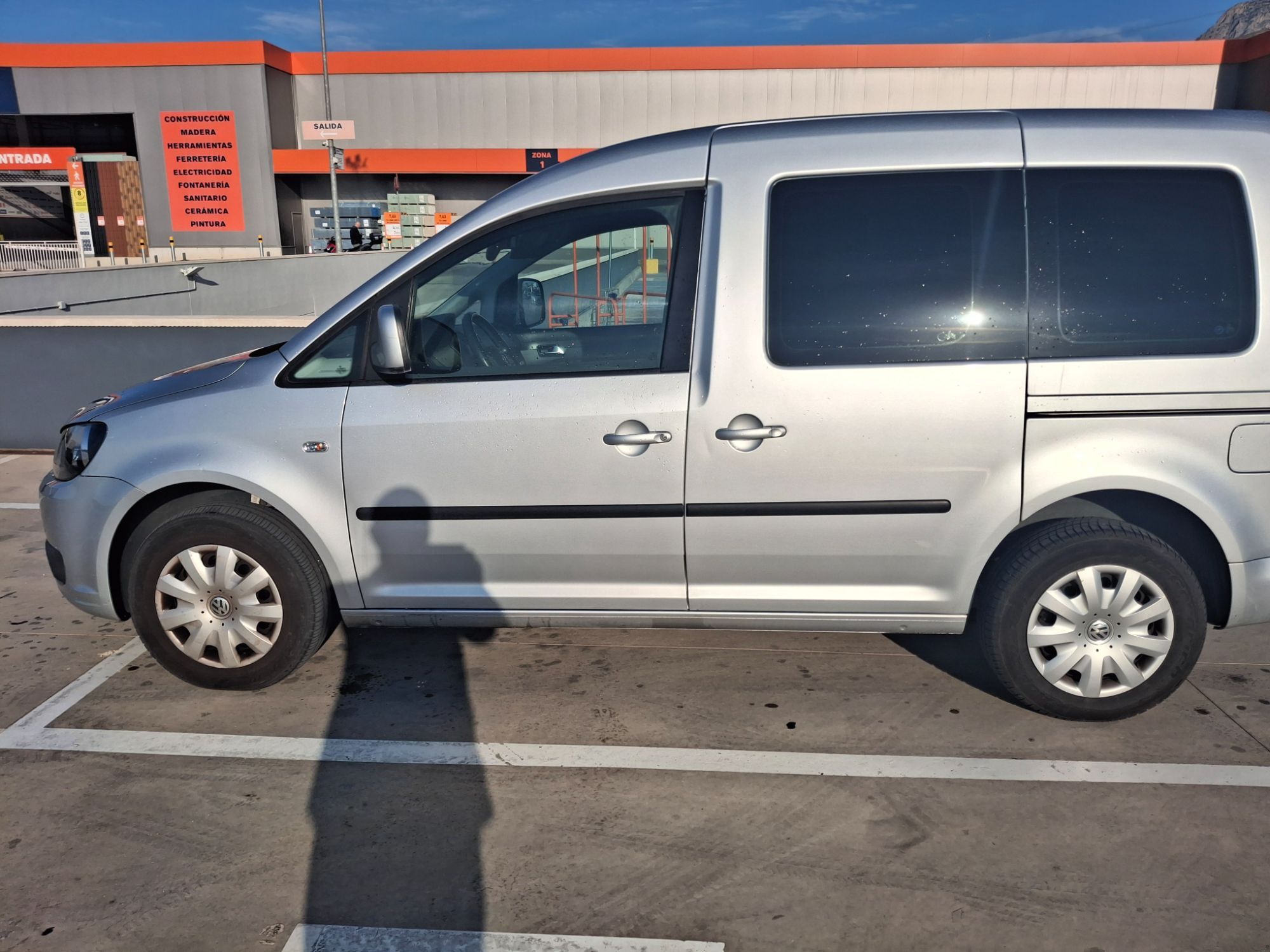 Foto del VOLKSWAGEN Caddy 1.6TDI BMT Comfortline 102