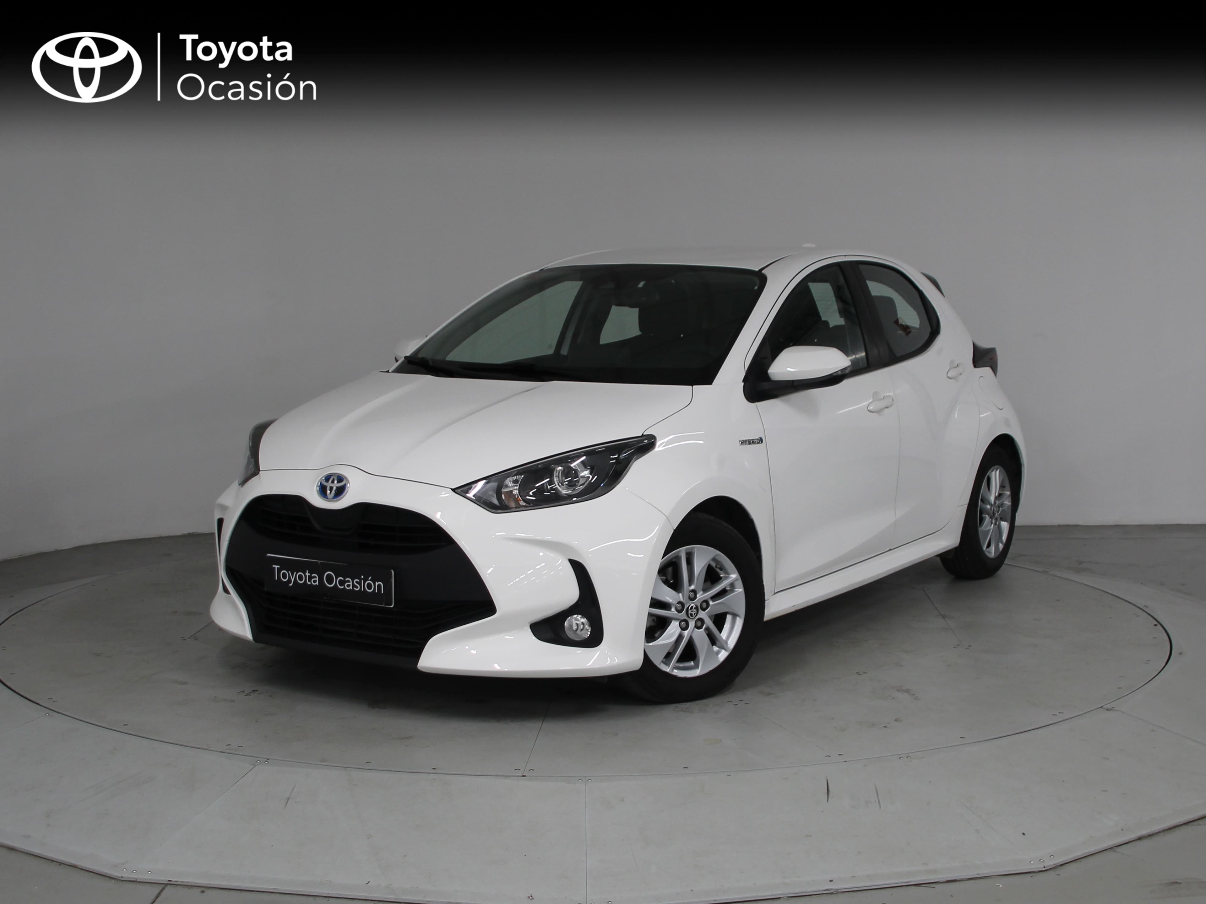 TOYOTA Yaris (1.5 120H Business Plus) en Barcelona