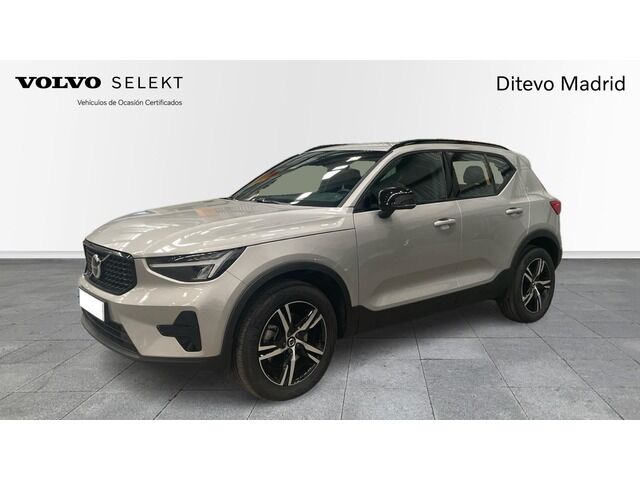 VOLVO XC40 (B3 G Plus Dark Auto 120 kW (163 CV)) en Madrid