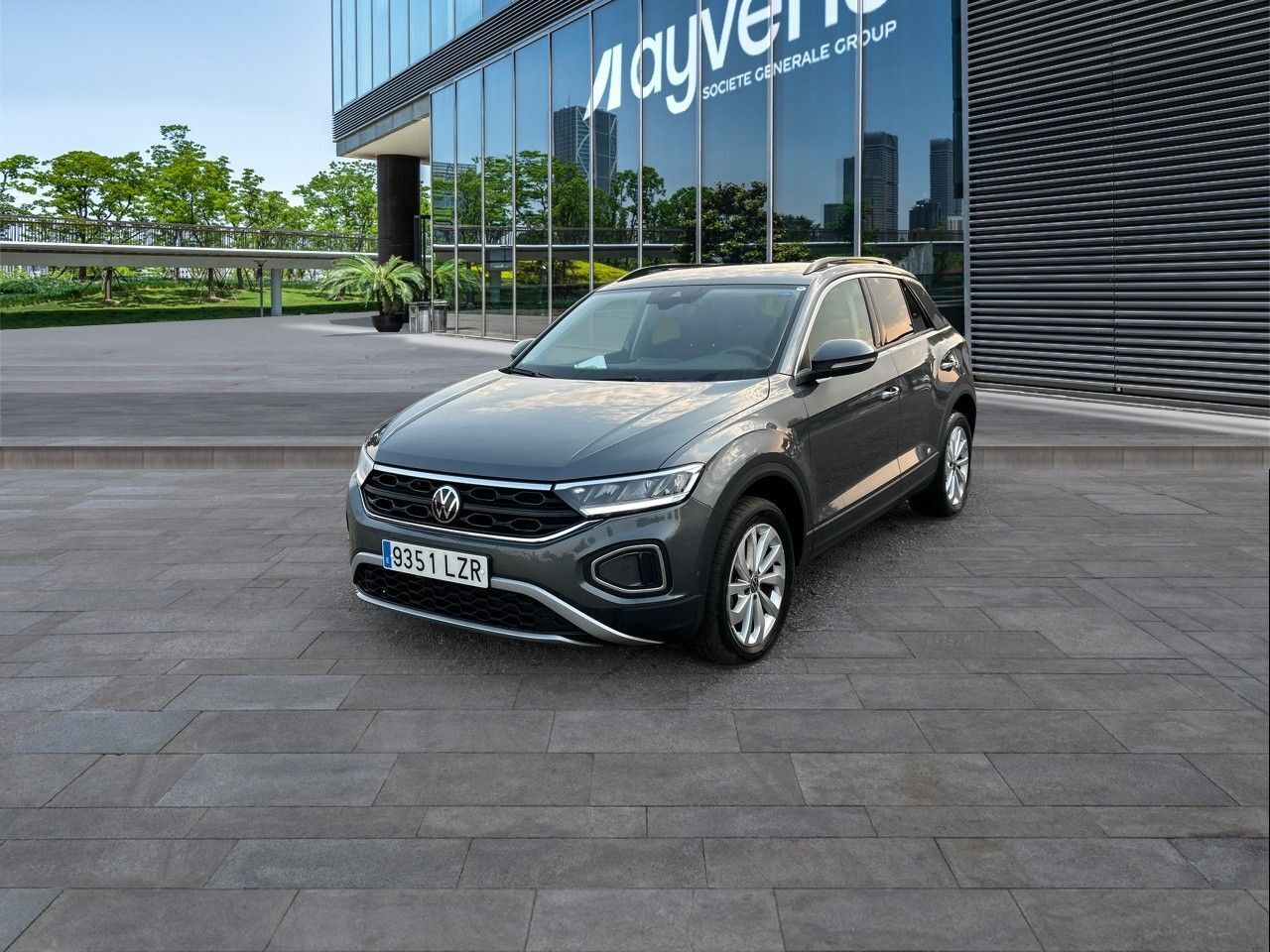 VOLKSWAGEN T-Roc (Life 2.0 TDI 85 kW (115 CV)) en Madrid