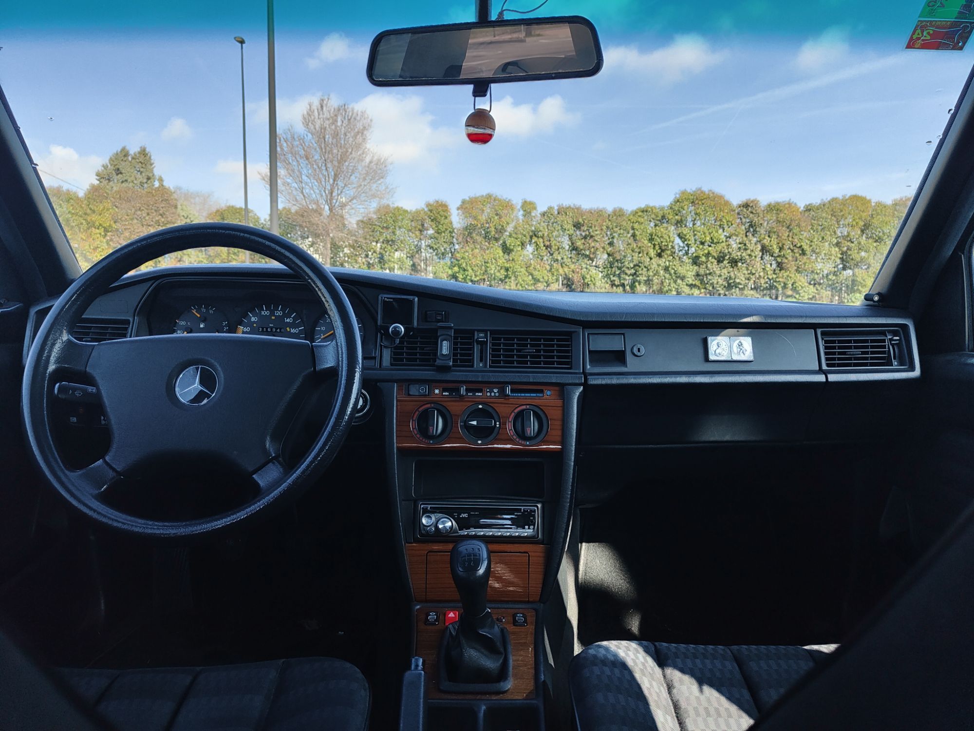 Foto del MERCEDES 190 D 2.5