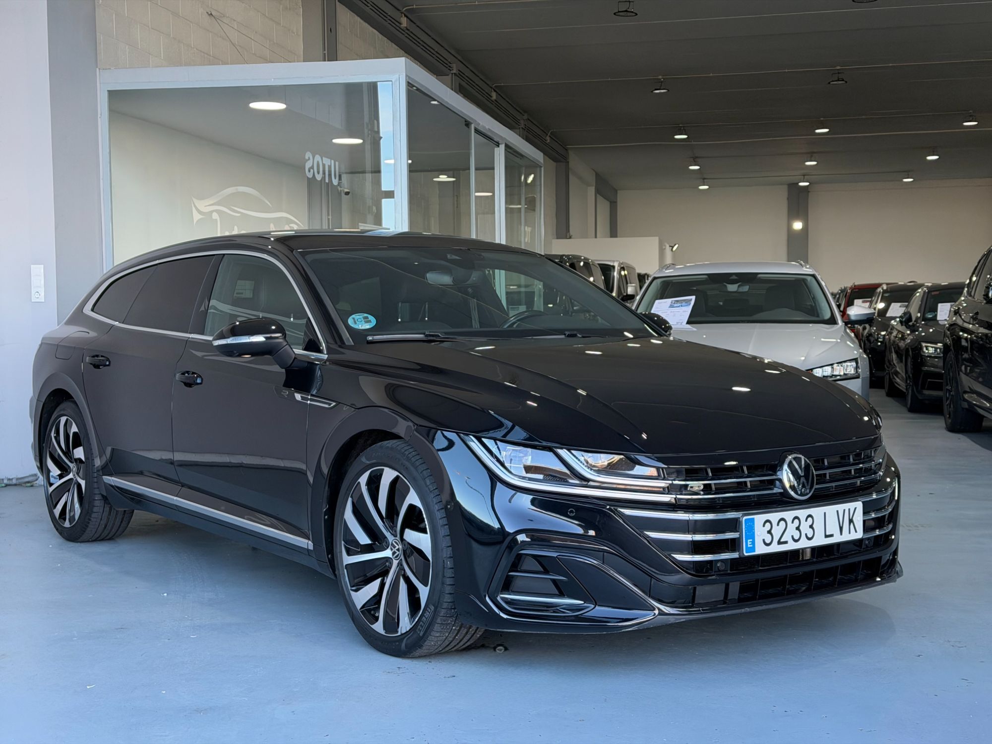 Foto del VOLKSWAGEN Arteon Shooting Brake 2.0TDI R-Line DSG7 110kW