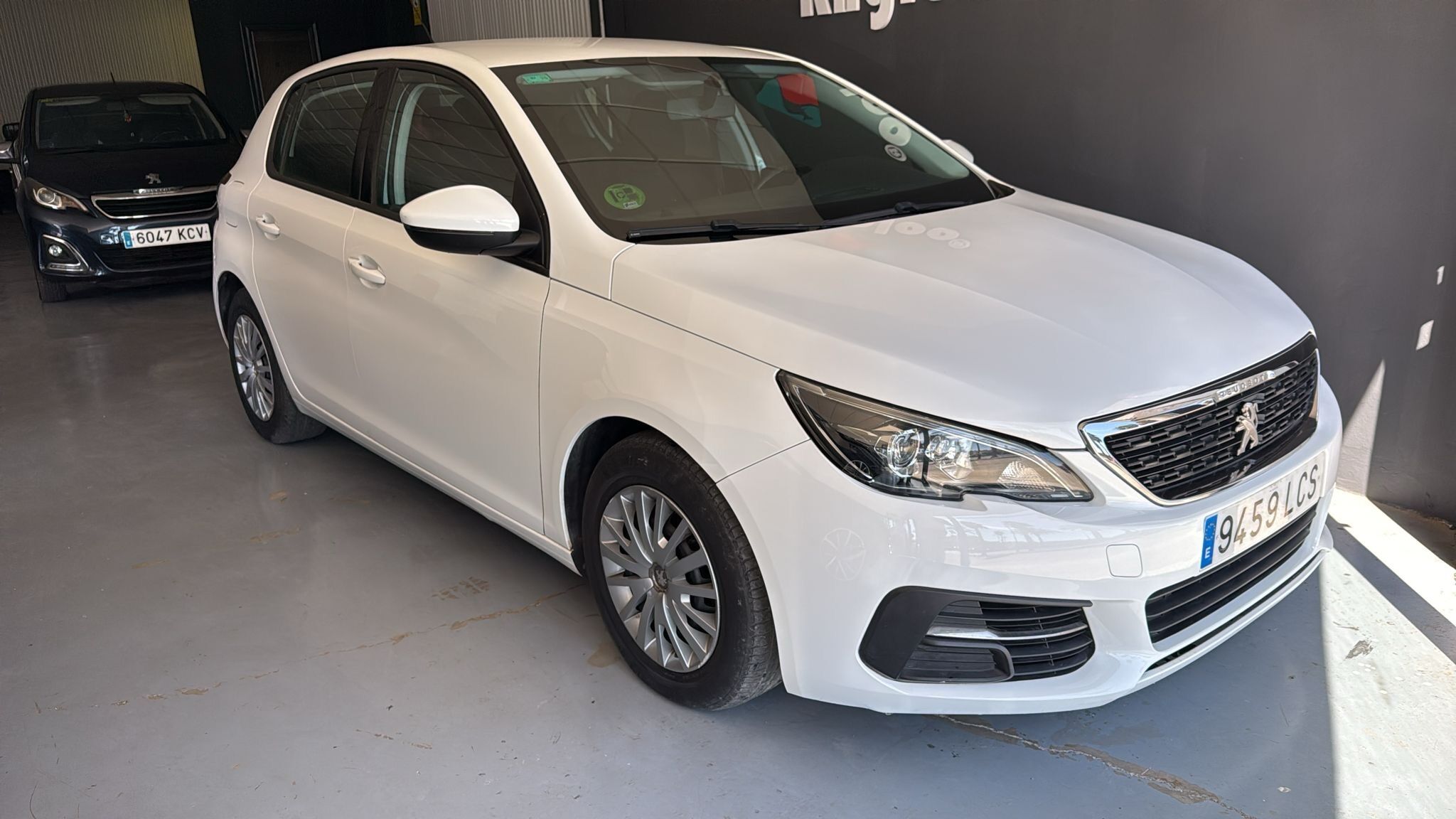 PEUGEOT 308 (5P Allure BlueHDi 100 S&S 6 Vel. MAN) en Almería