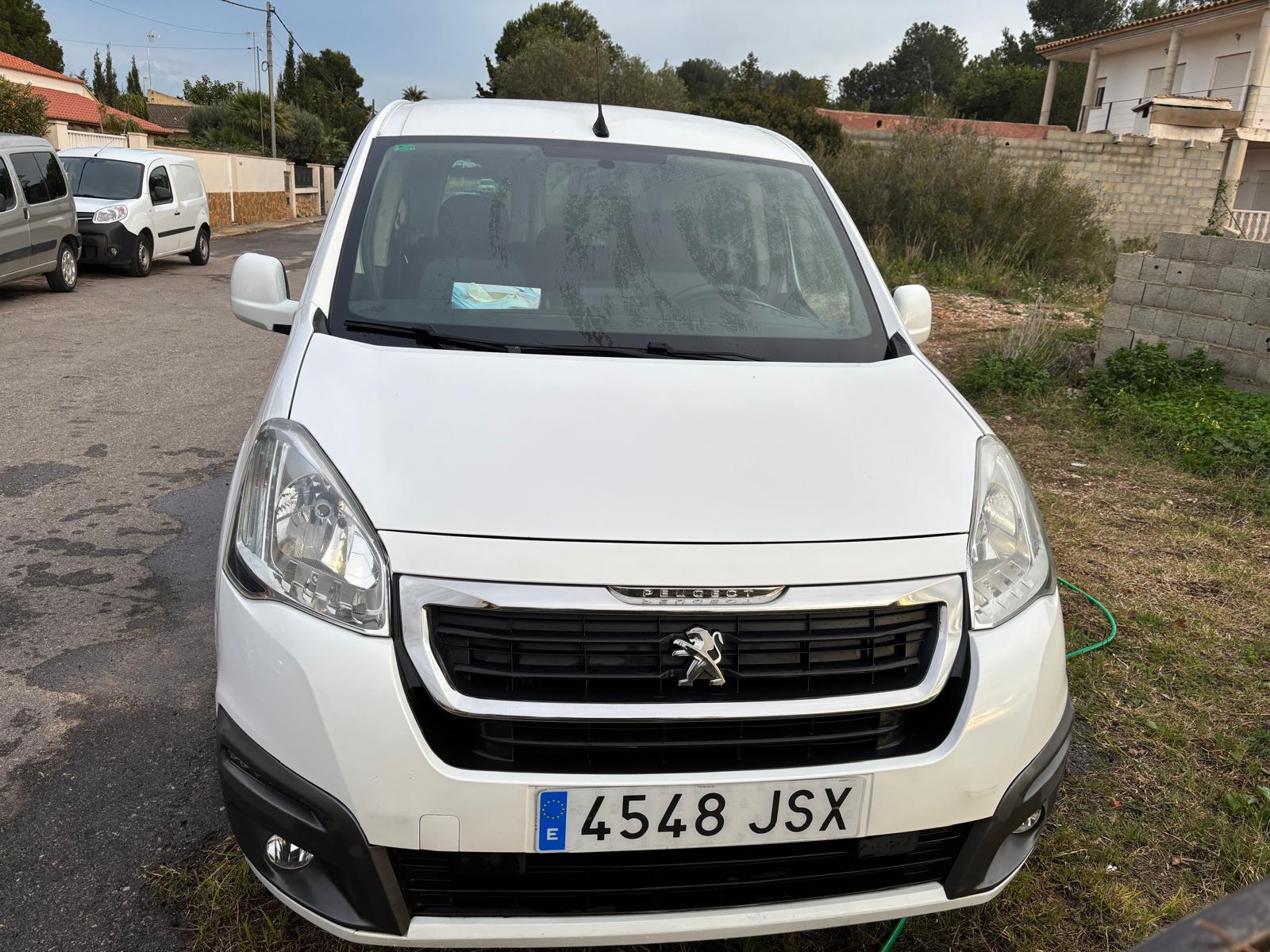 Foto del PEUGEOT Partner Tepee 1.6BlueHDI Outdoor 100