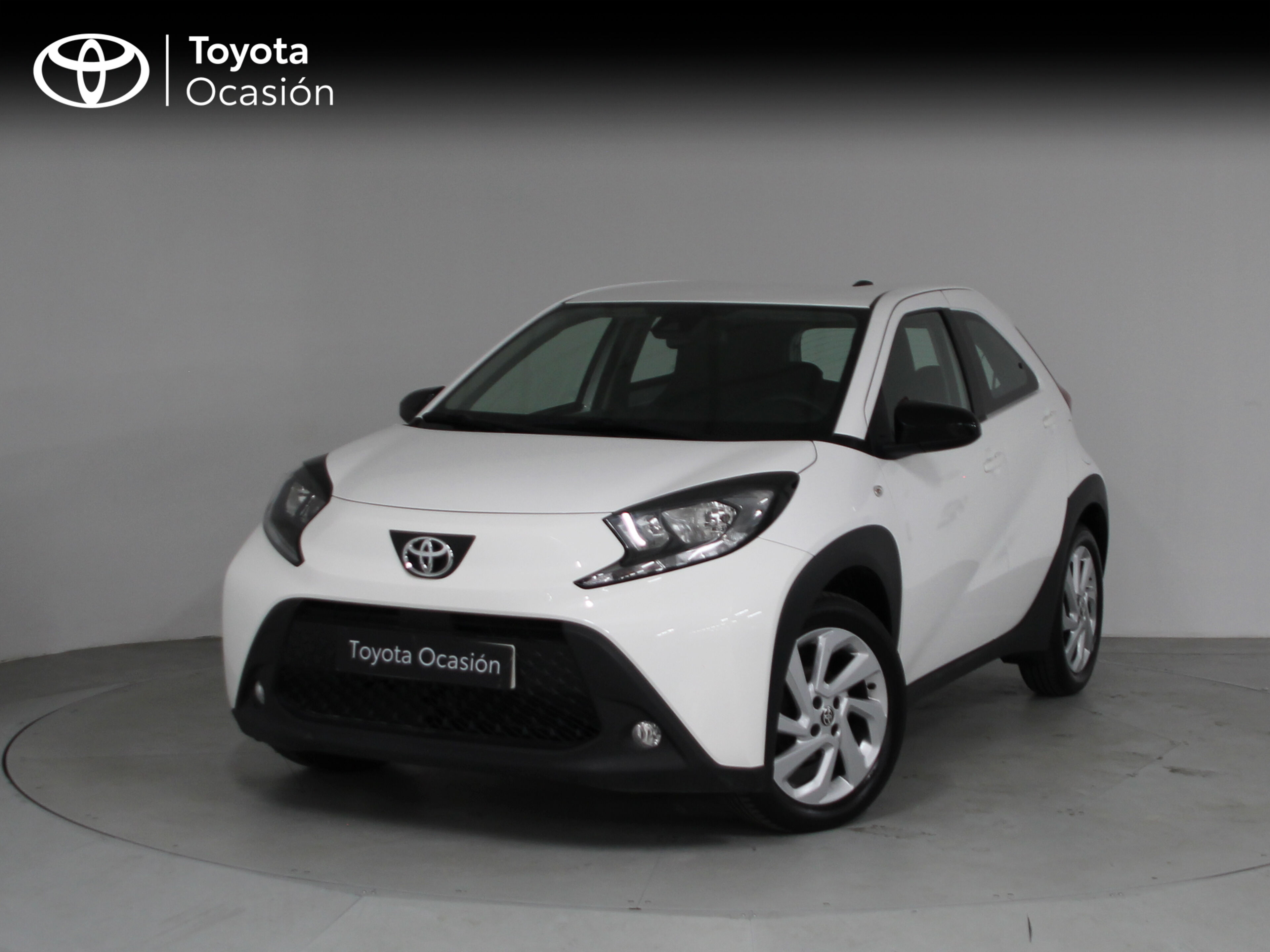 TOYOTA Aygo X Cross (1.0 VVT-I 72CV Play) en Barcelona