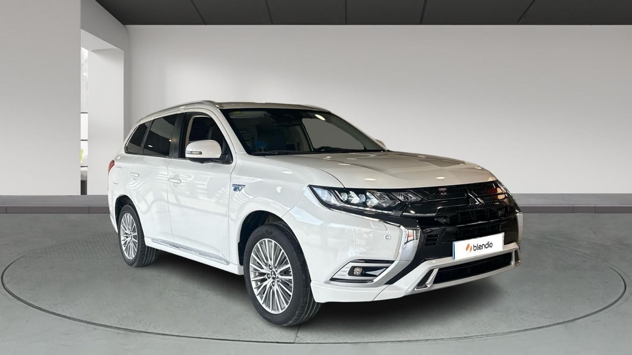 Foto del MITSUBISHI Outlander PHEV Kaiteki 4WD