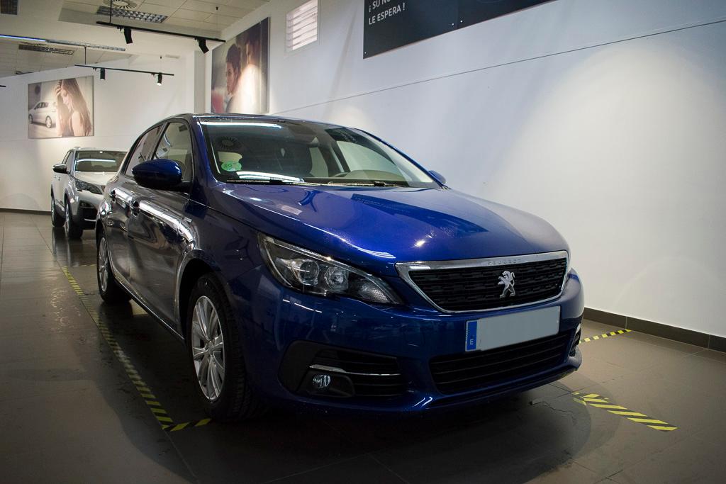 PEUGEOT 308 (1.2 PURETECH 110CV STYLE 5P) en Badajoz
