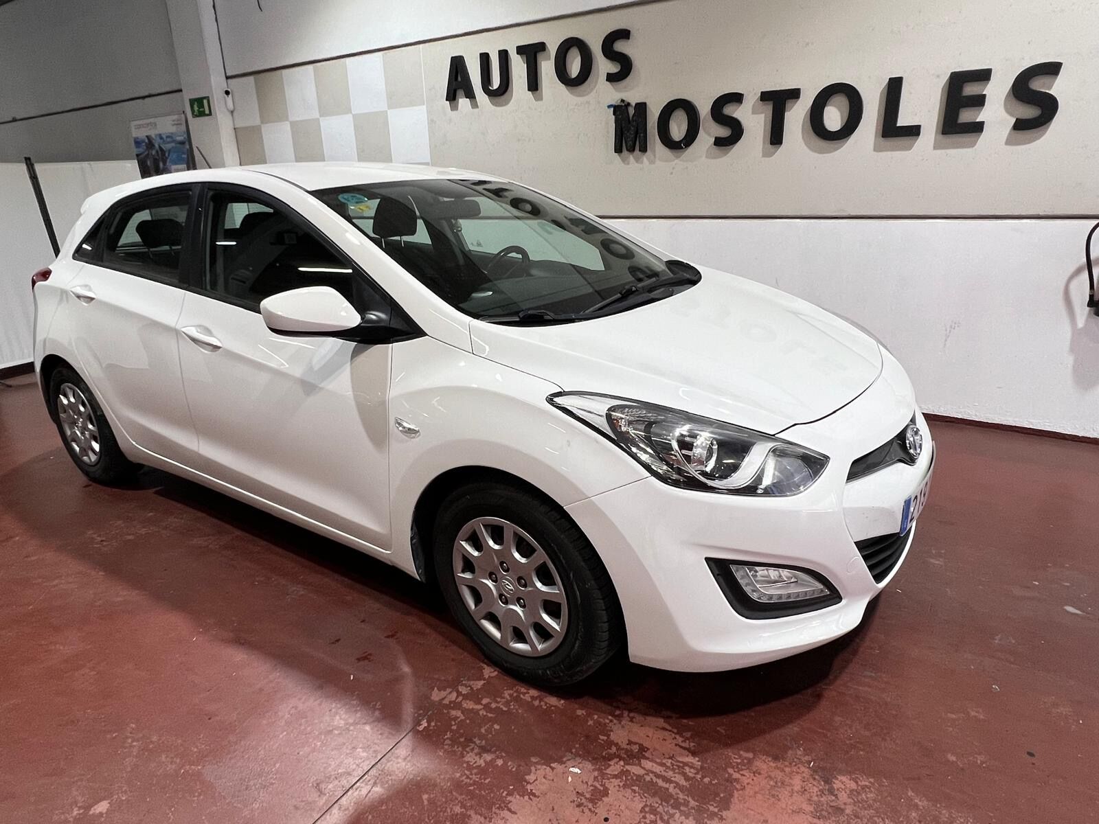HYUNDAI i30 (1.4 Tecno) en Madrid