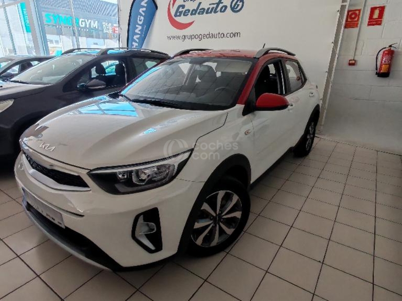 Foto del KIA Stonic 1.0 T-GDi MHEV iMT Concept Plus 100
