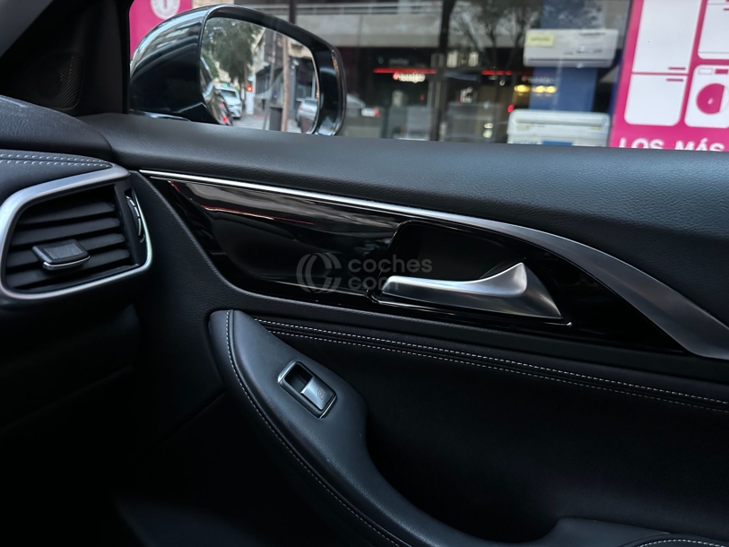 Foto del INFINITI QX30 2.2d Premium AWD 7DCT