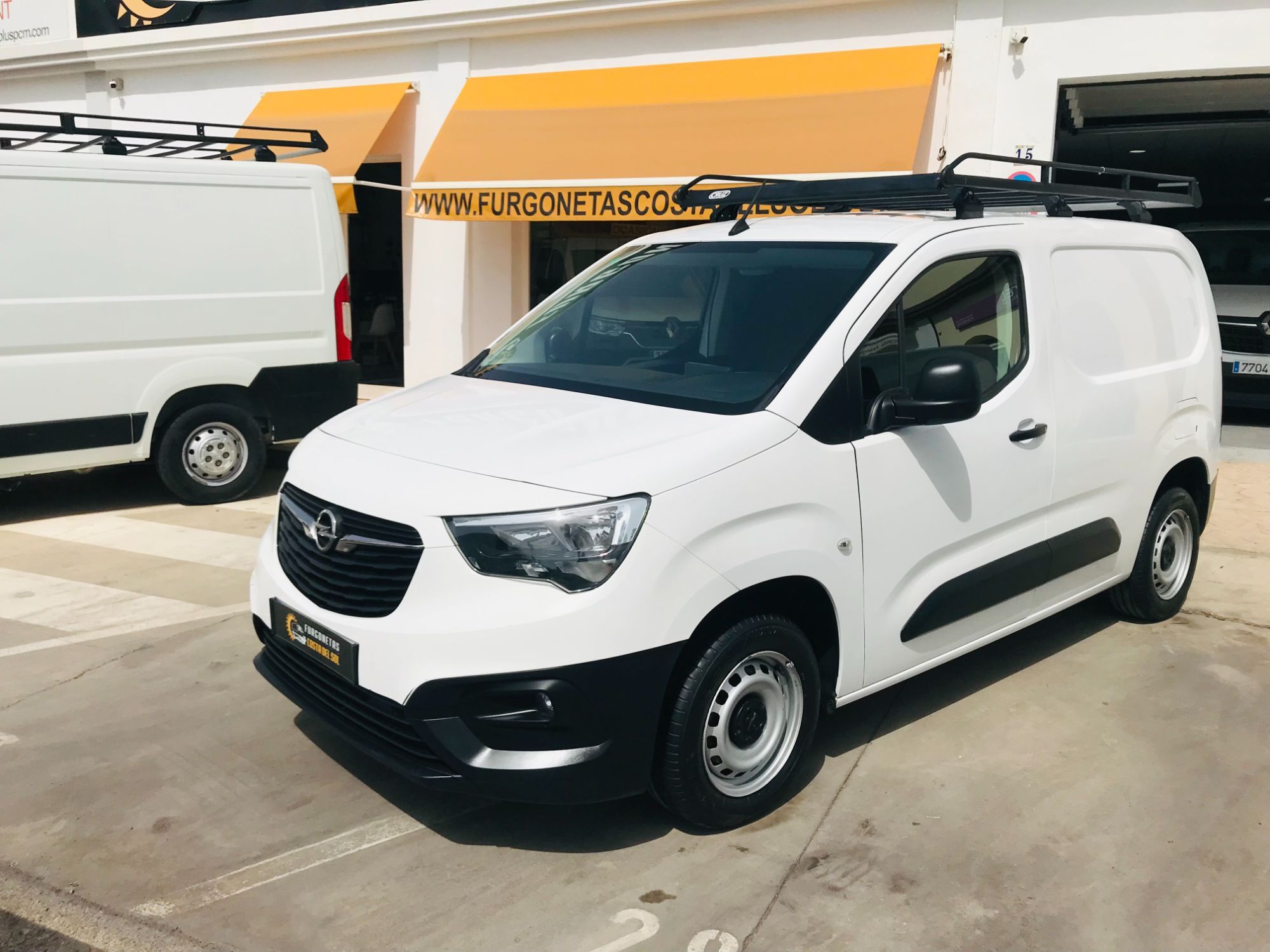 OPEL Combo (Cargo 1.5TD S&S L 650 Express 100) en Málaga