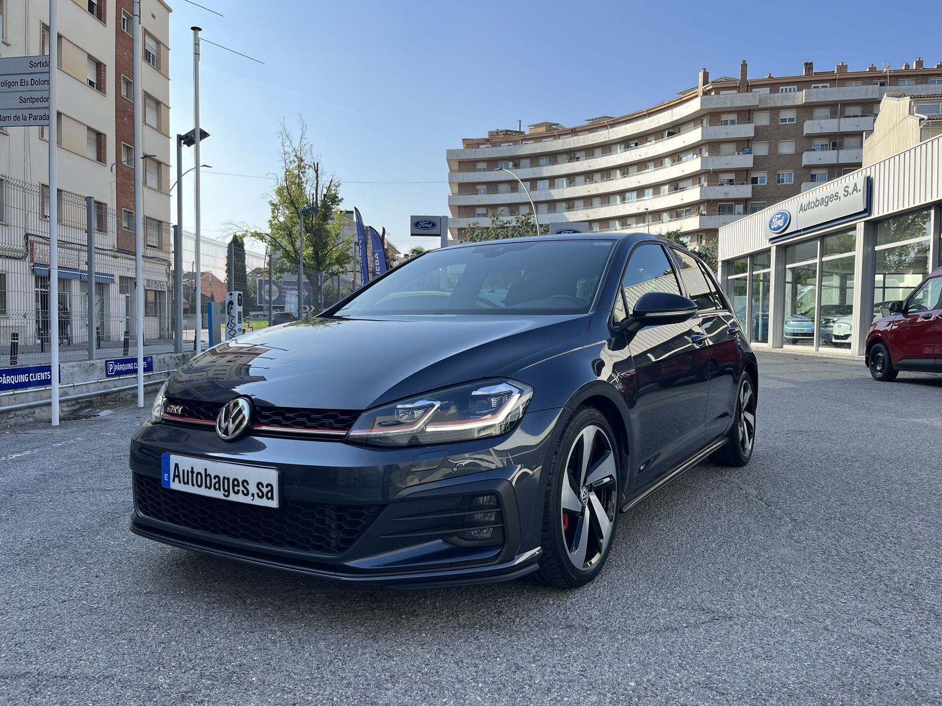 VOLKSWAGEN Golf (2.0 TSI GTI Performance) en Barcelona