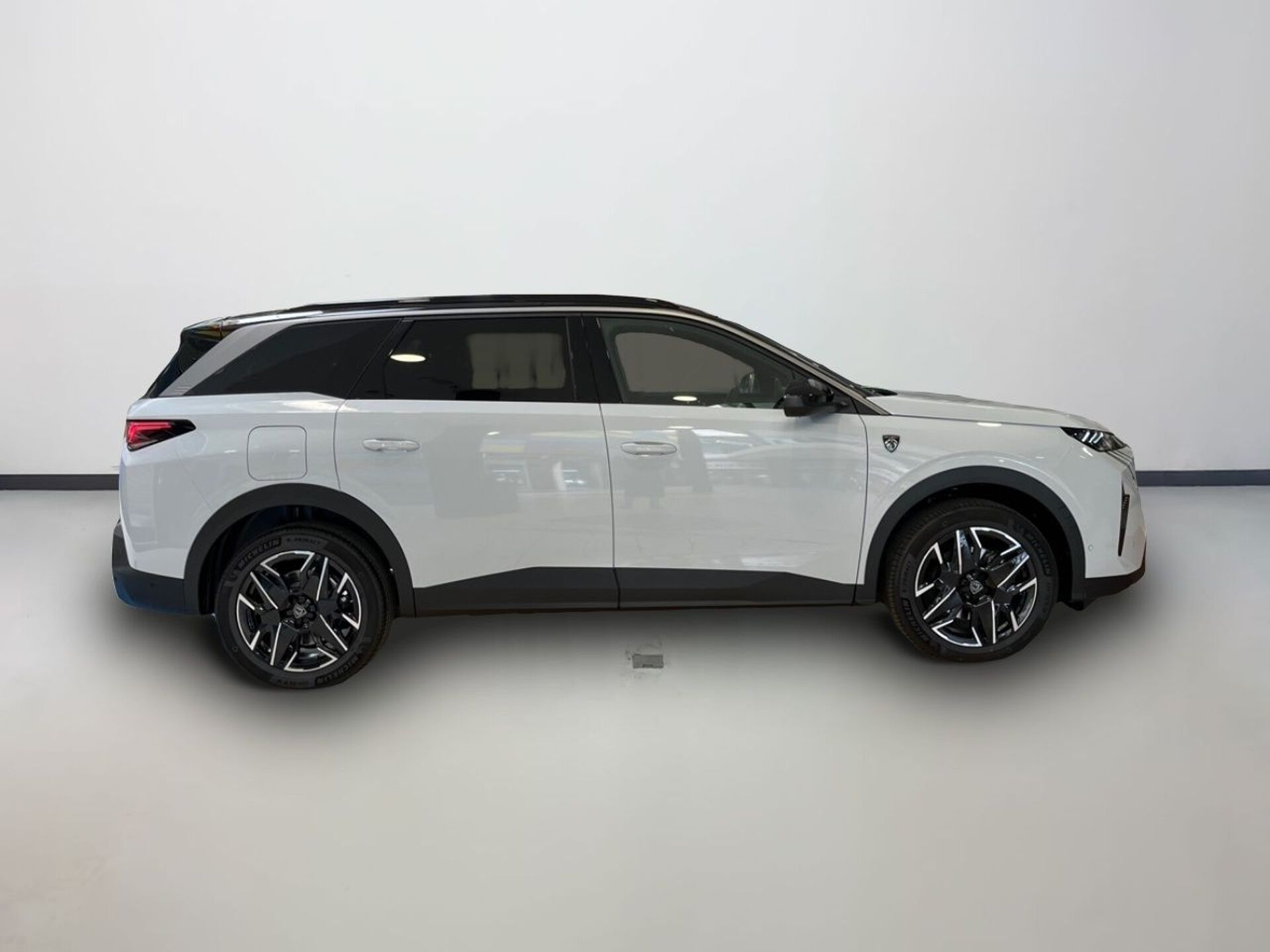 Imagen 2 de PEUGEOT 5008 SUV