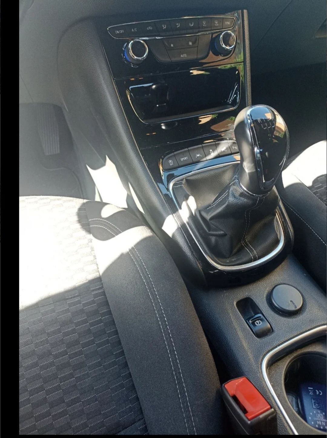 Foto del OPEL Astra ST 1.6CDTi S-S Dynamic 136