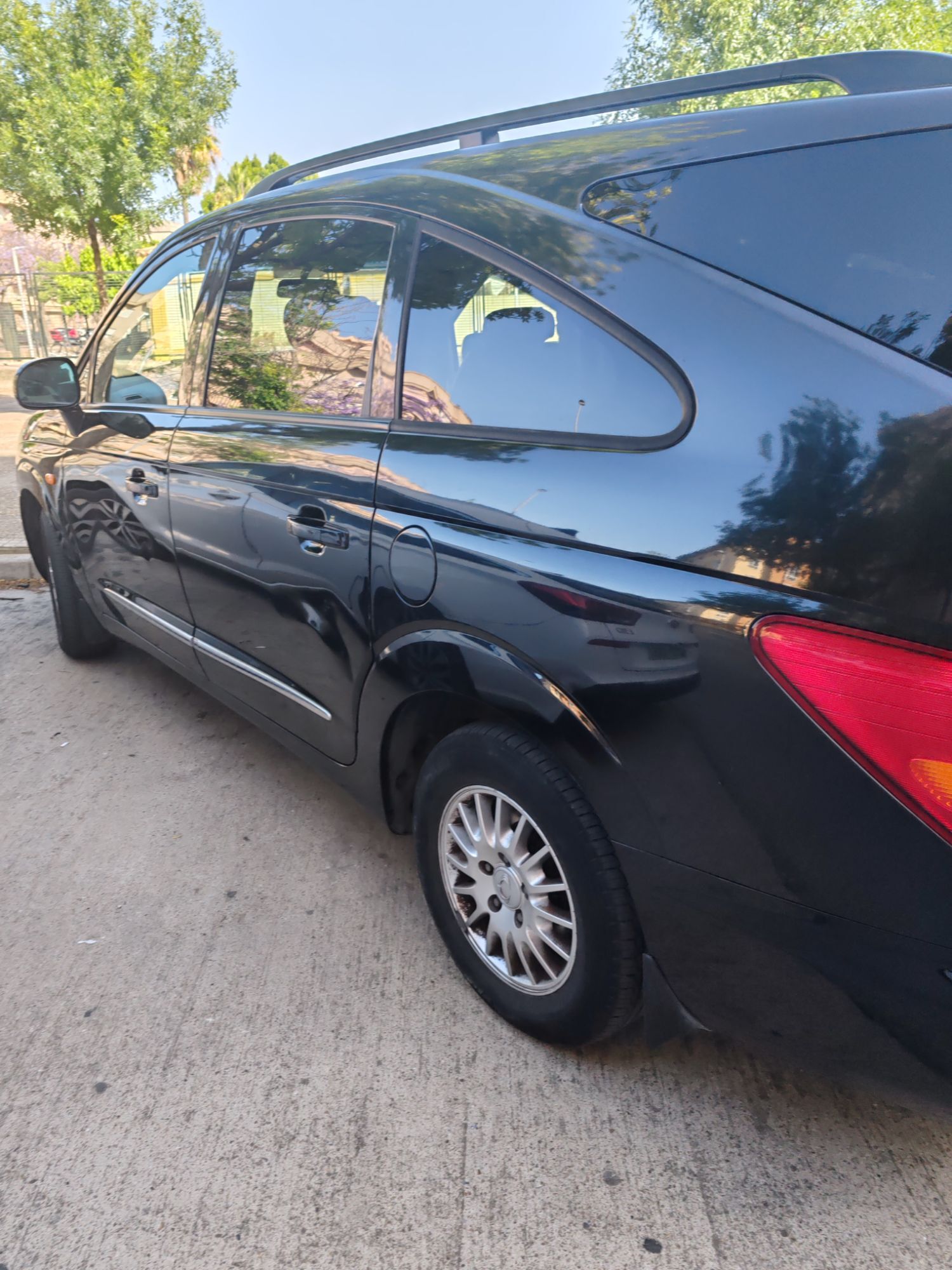 Foto del SSANGYONG KGM Rodius 2.0e-Xdi Premium