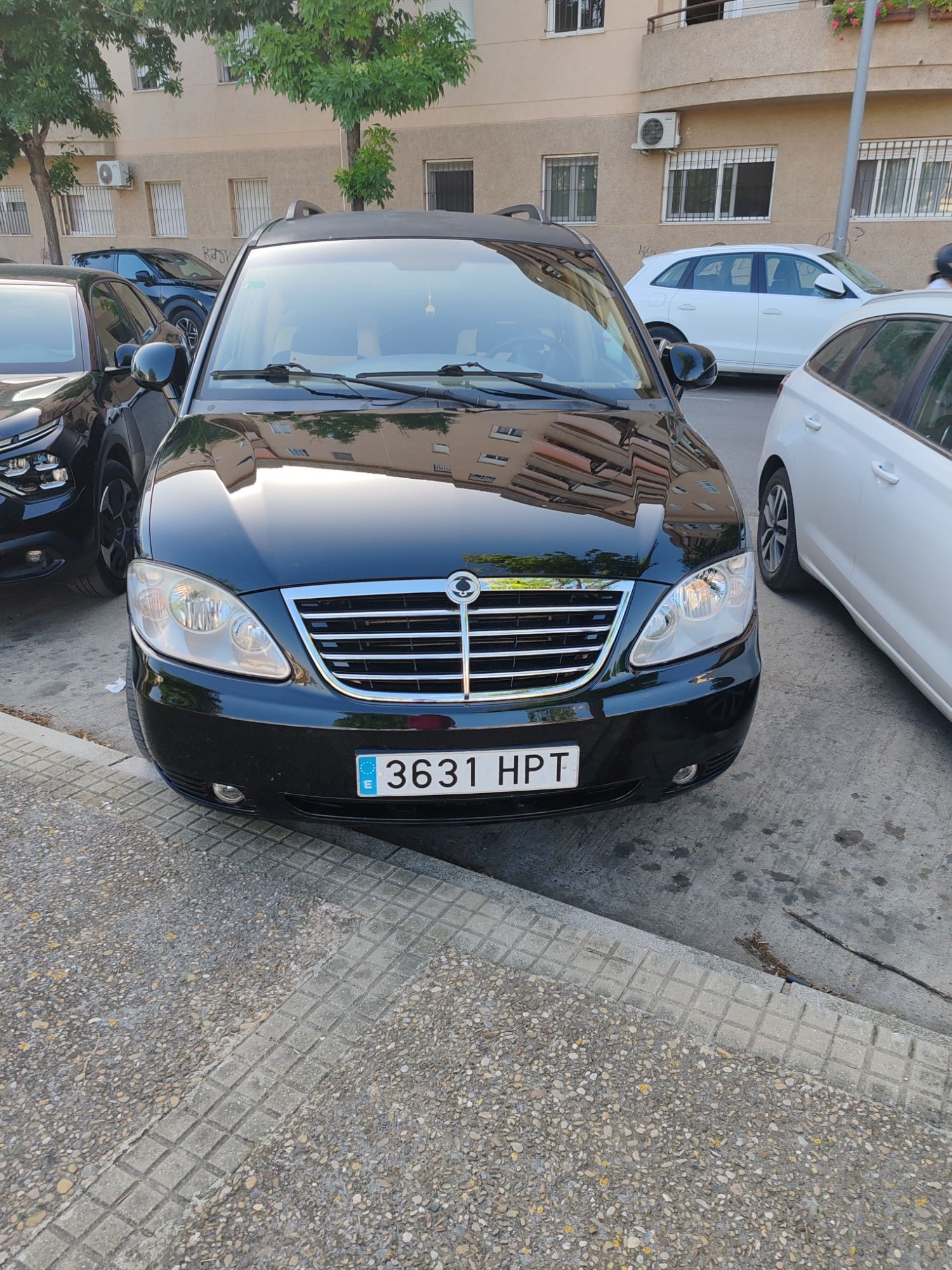 Foto del SSANGYONG KGM Rodius 2.0e-Xdi Premium