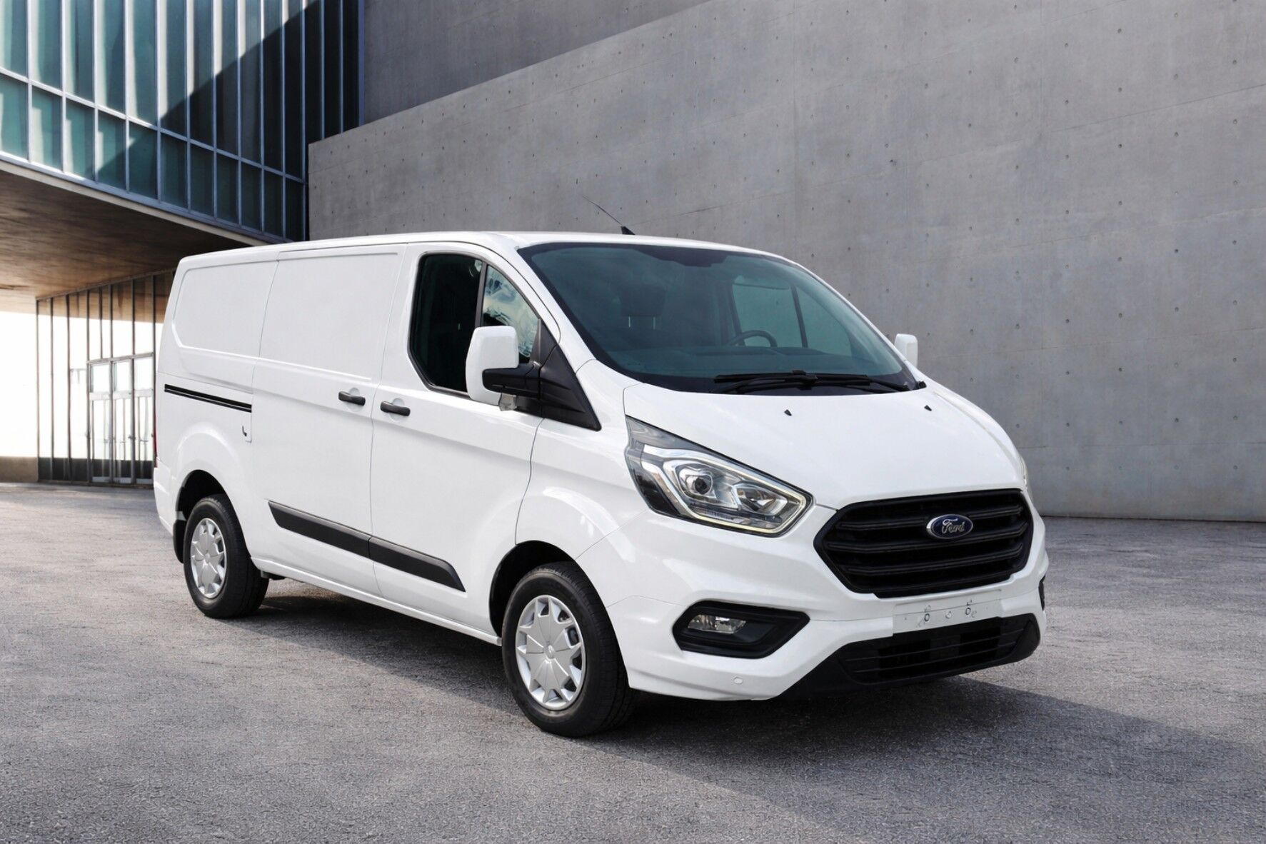 FORD Transit (Custom Fg 300 L1H1 2.0 EcoBlue 130cv) en Navarra