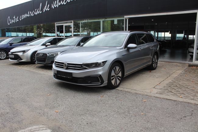 VOLKSWAGEN Passat (Variant GTE 1.4 TSI e-Power 115kW + 85kW) en Madrid
