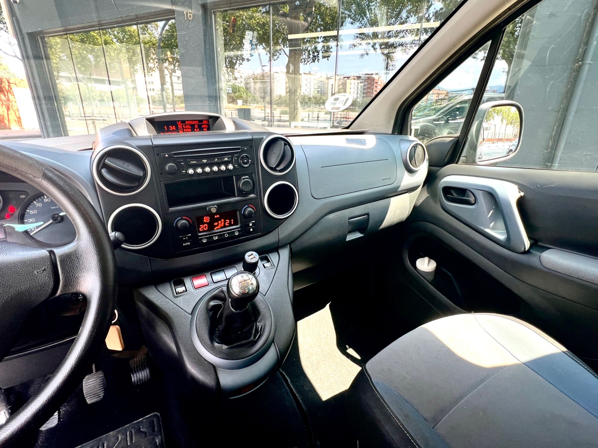 Foto del PEUGEOT Partner Furgón 1.6HDI ConfortPack L1 115