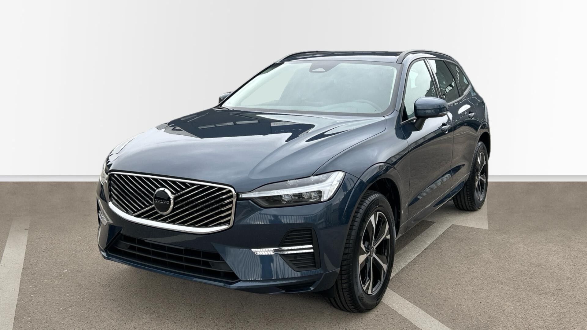 VOLVO XC60 (B5 G MHEV Core AWD Auto 184 kW (250 CV)) en Madrid