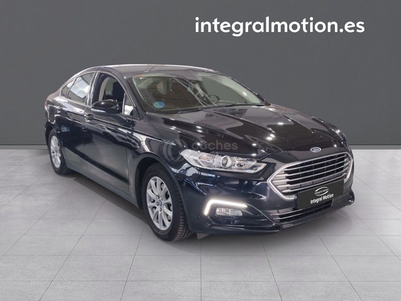Foto del FORD Mondeo Sedán 2.0 HEV Titanium