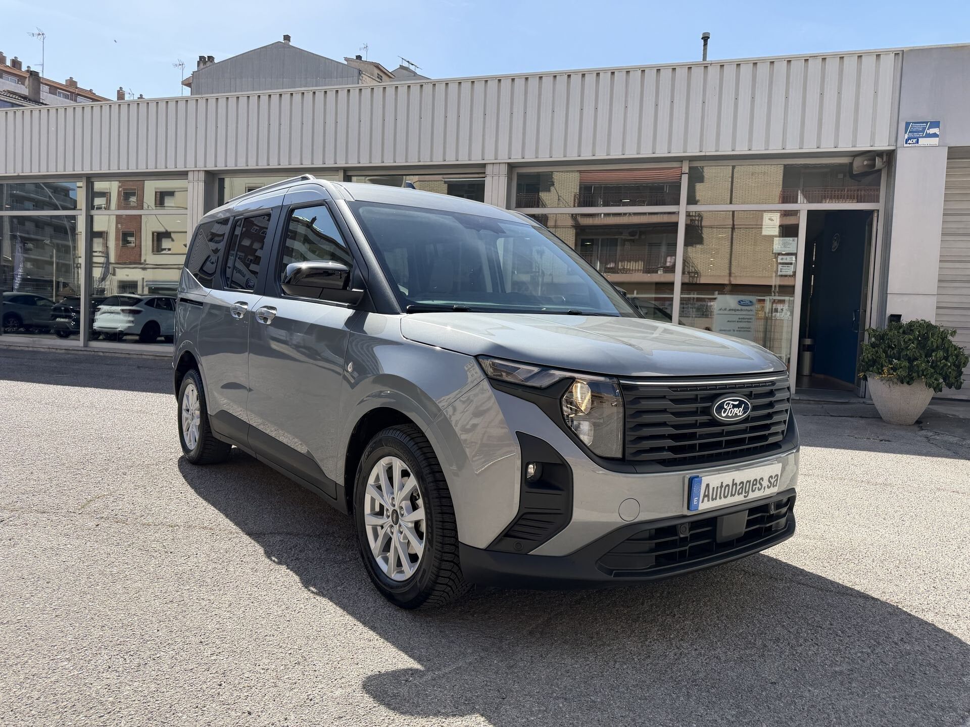 Foto del FORD Tourneo Courier 1.0 Ecoboost Titanium