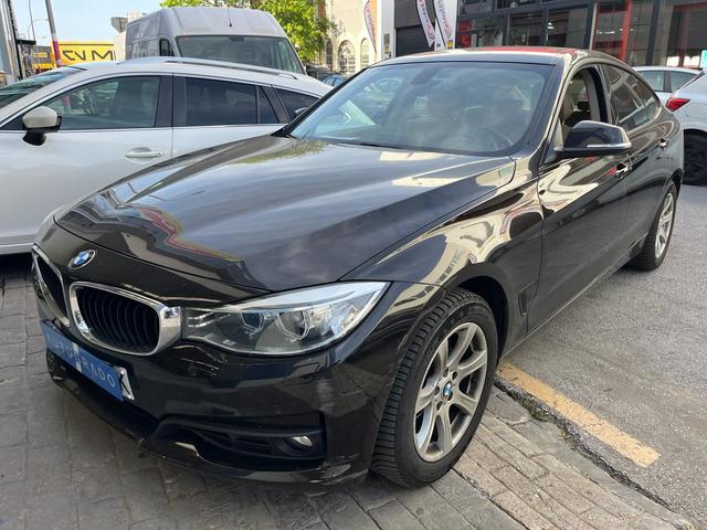 BMW Serie 3 (318dA Gran Turismo) en Málaga