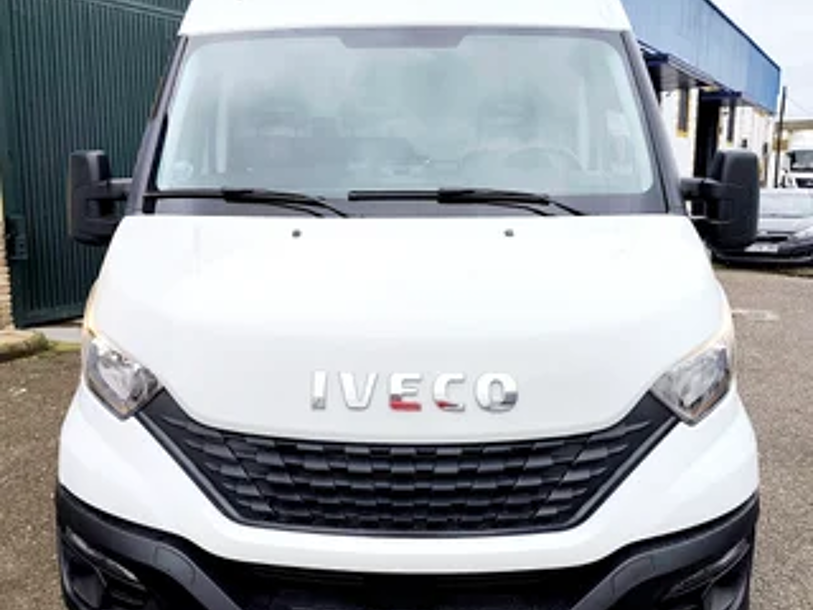 Foto del IVECO Daily Furgón 33S14 V 3520 H1 9.0 136