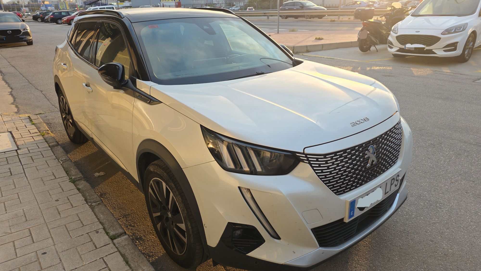 Foto del PEUGEOT 2008 GT Pack Eléctrico 100kW