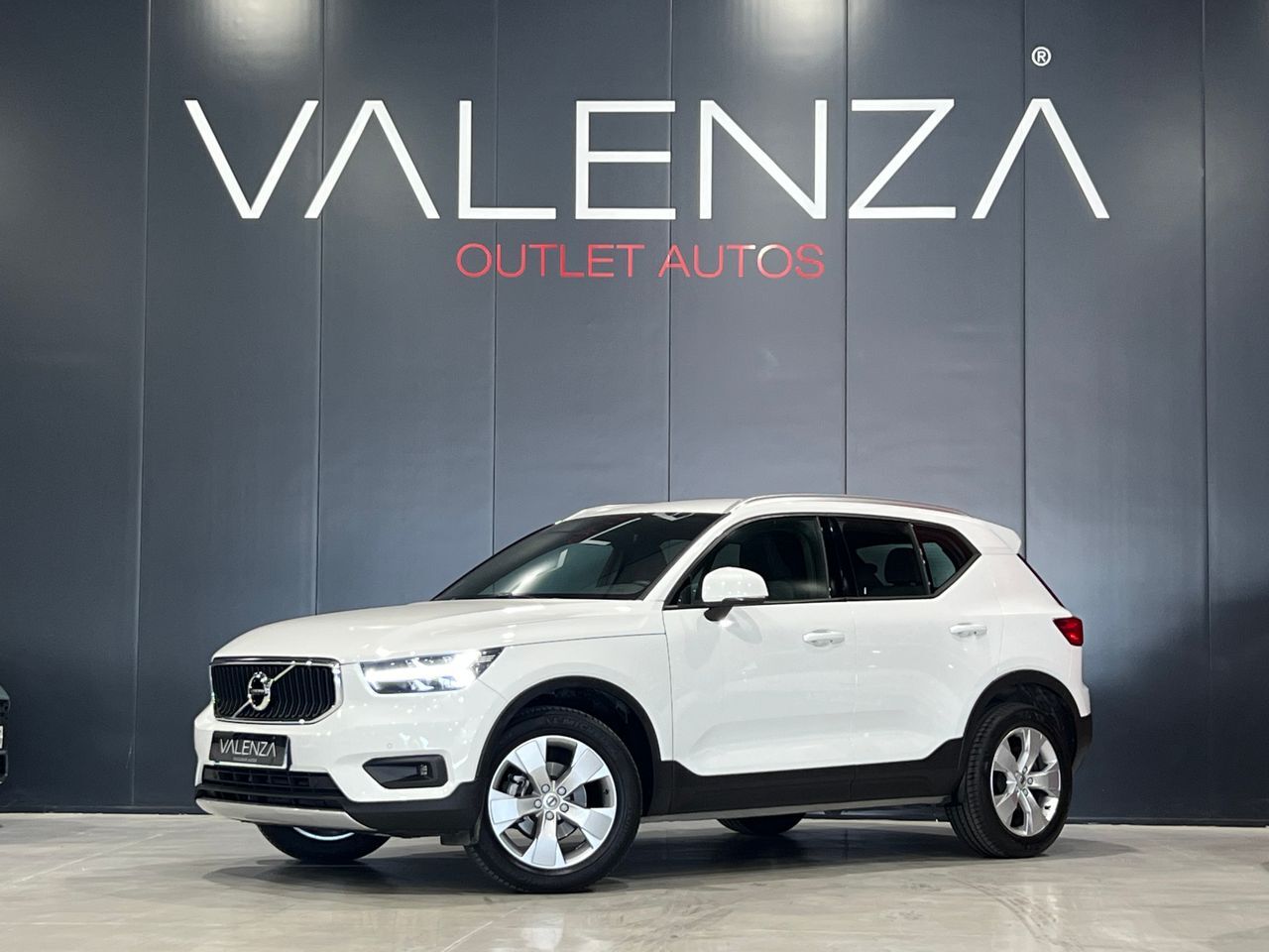 VOLVO XC40 (1.5 T3 165 CV BUSINESS PLUS) en Córdoba