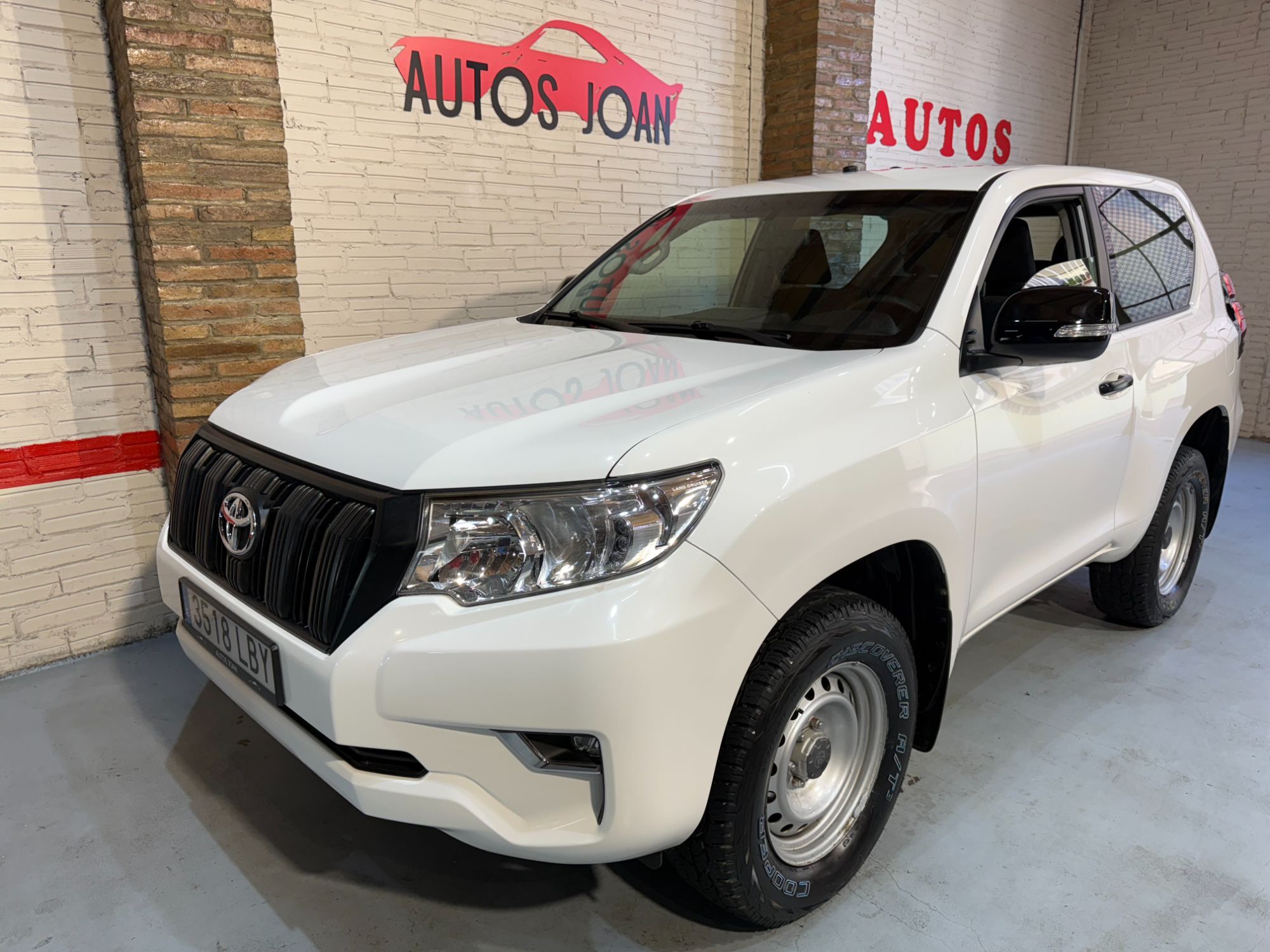 TOYOTA Land Cruiser (D-4D GX) en Barcelona