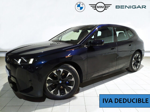 BMW iX (xDrive45 300 kW (408 CV)) en Alicante