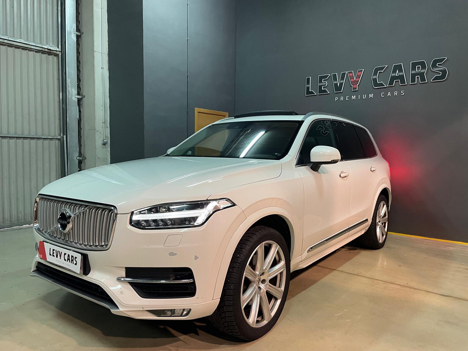 VOLVO XC90 (2.0 D5 AWD Momentum Auto) en Valencia