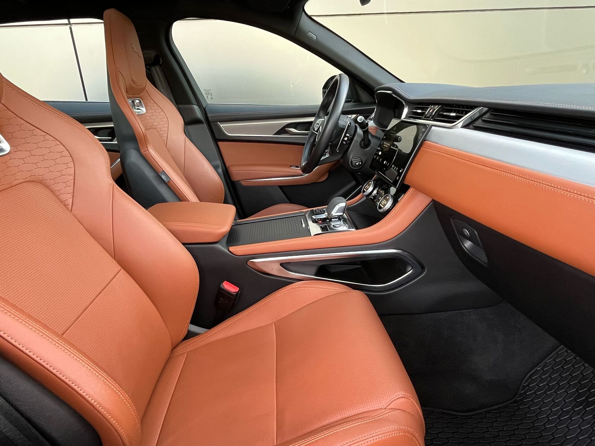 Imagen 3 de JAGUAR F-Pace