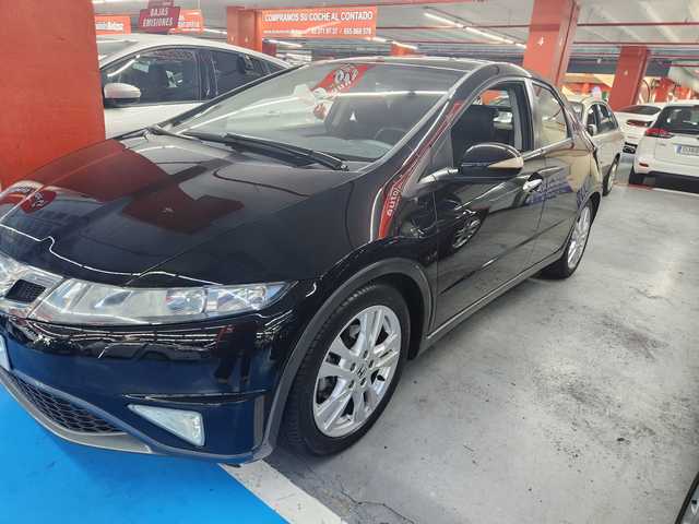 HONDA Civic (1.8i-VTEC Executive 103 kW (140 CV)) en Barcelona