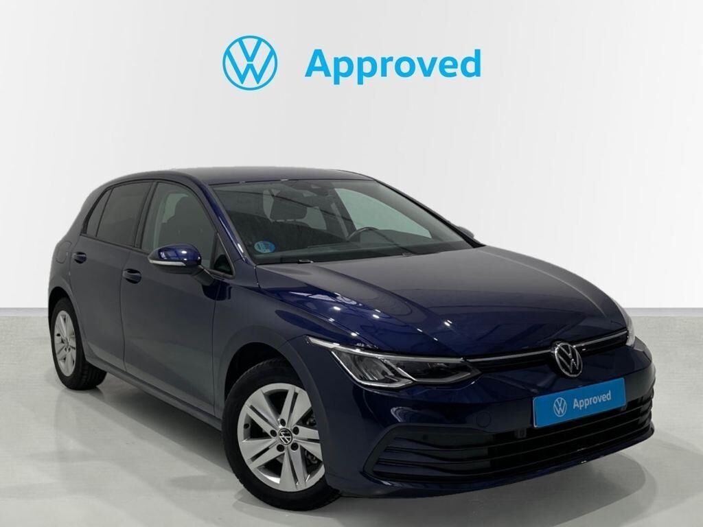 VOLKSWAGEN Golf (Life 1.0 eTSI 81 kW (110 CV) DSG) en Barcelona
