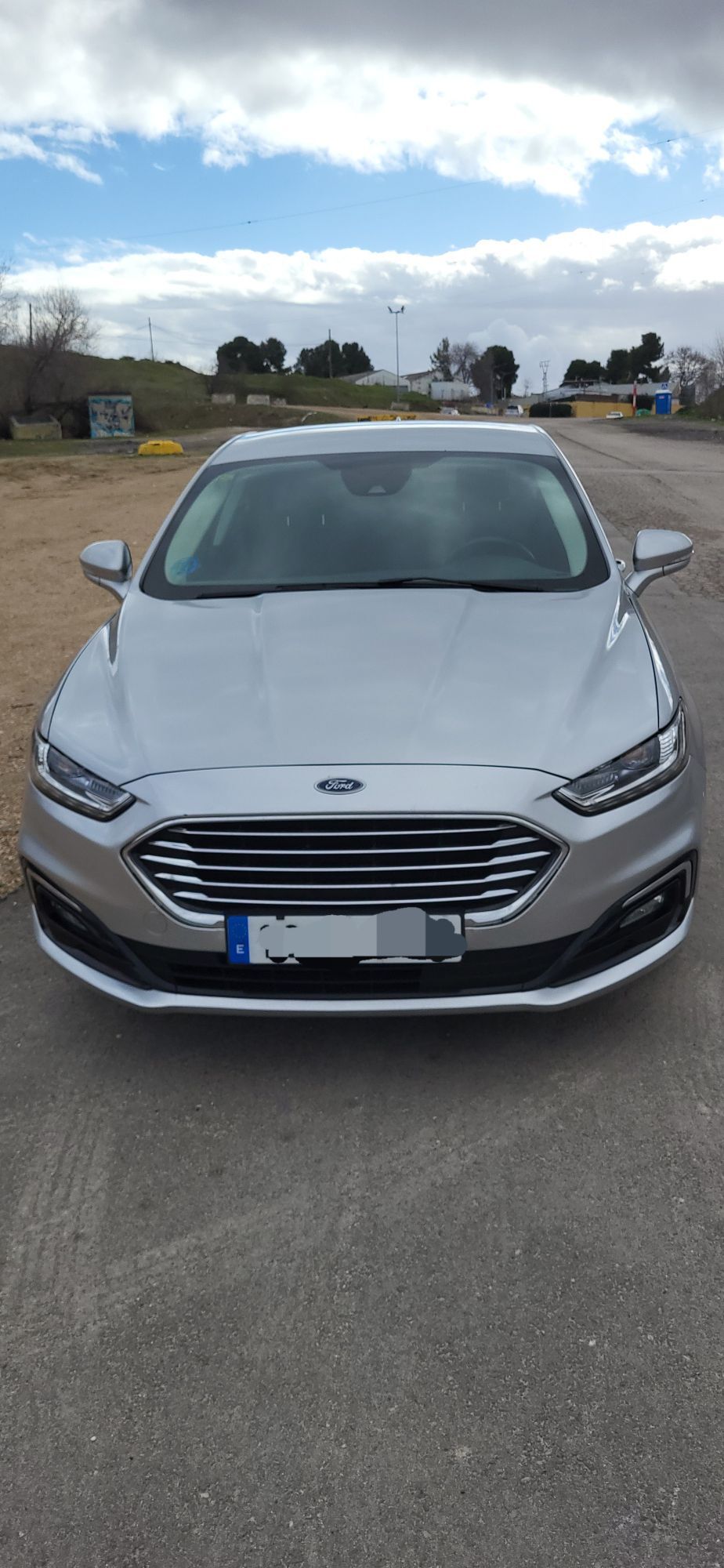 Foto del FORD Mondeo Sedán 2.0 HEV Titanium