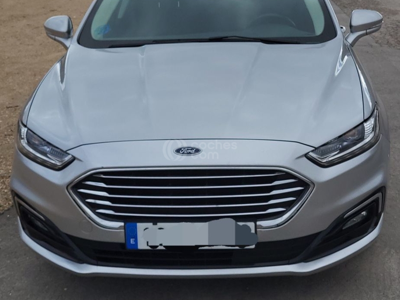Foto del FORD Mondeo Sedán 2.0 HEV Titanium