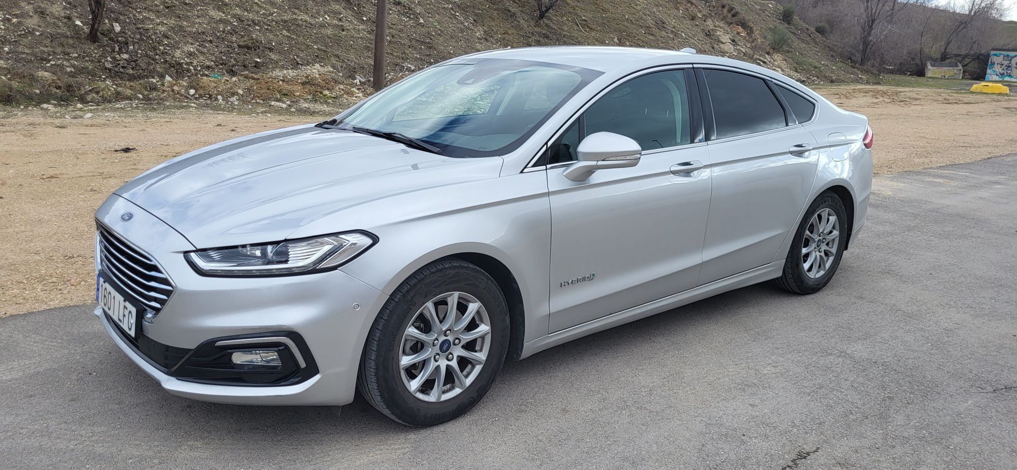 Foto del FORD Mondeo Sedán 2.0 HEV Titanium