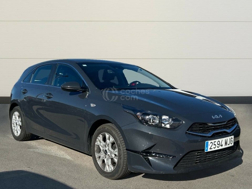 Foto del KIA Ceed 1.6 MHEV iMT Drive 136