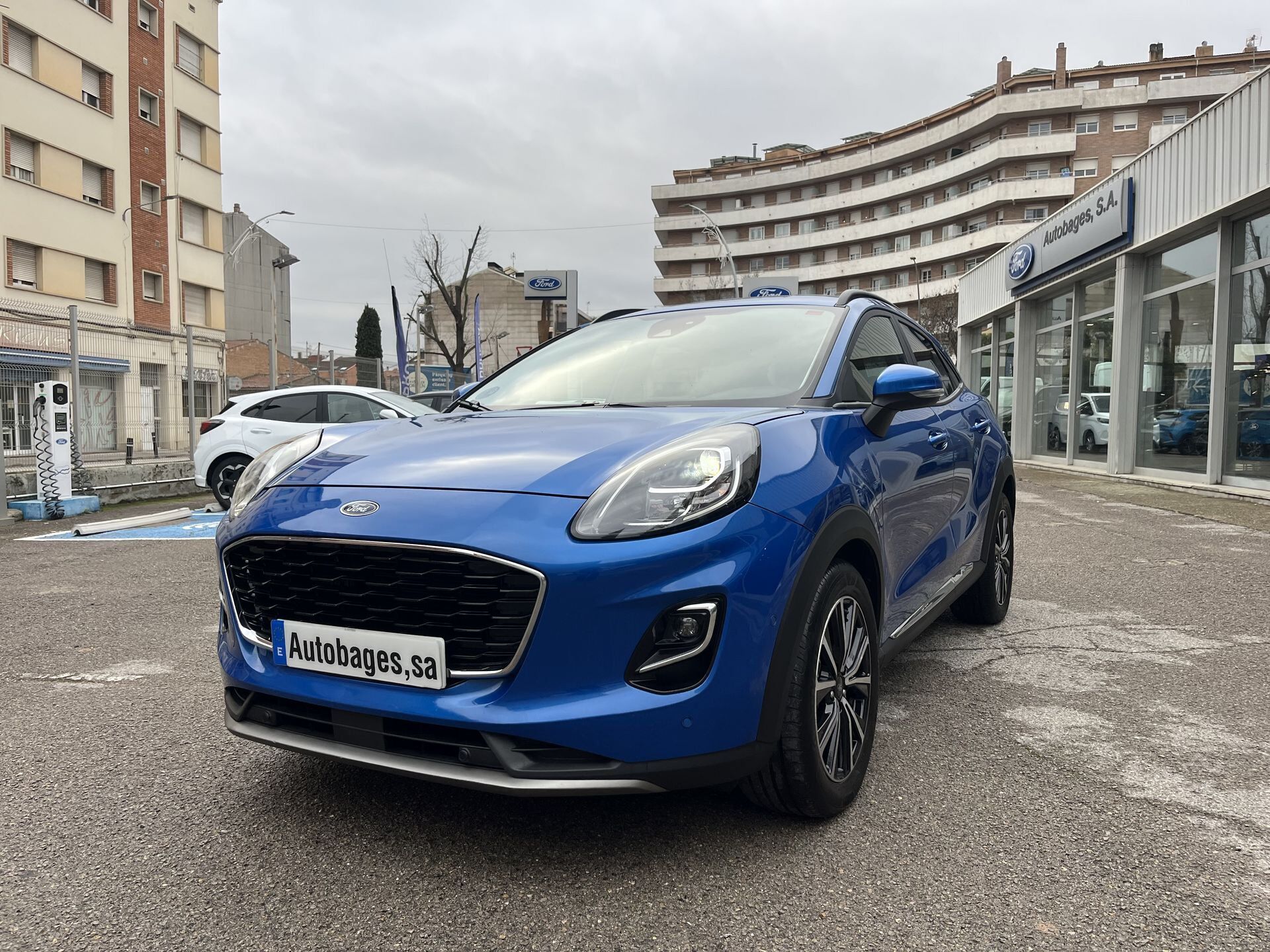 FORD Puma (1.0 EcoBoost MHEV 125cv Titanium) en Barcelona