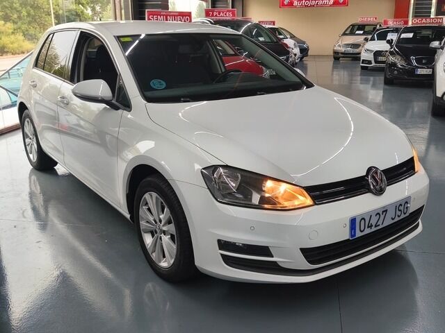 VOLKSWAGEN Golf (Edition 1.2 TSI BMT 81 kW (110 CV)) en Barcelona