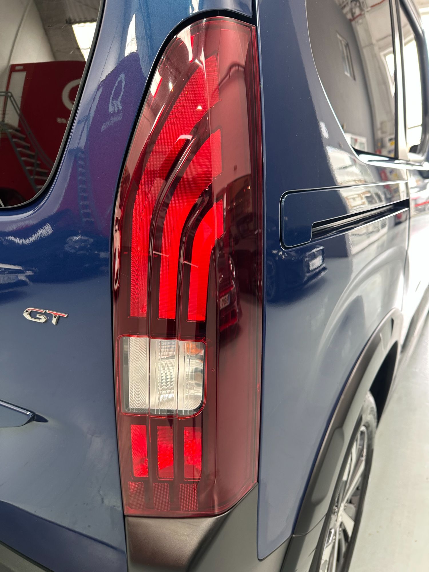 Foto del PEUGEOT Rifter 1.5BlueHDI S&S GT Business Standard 100