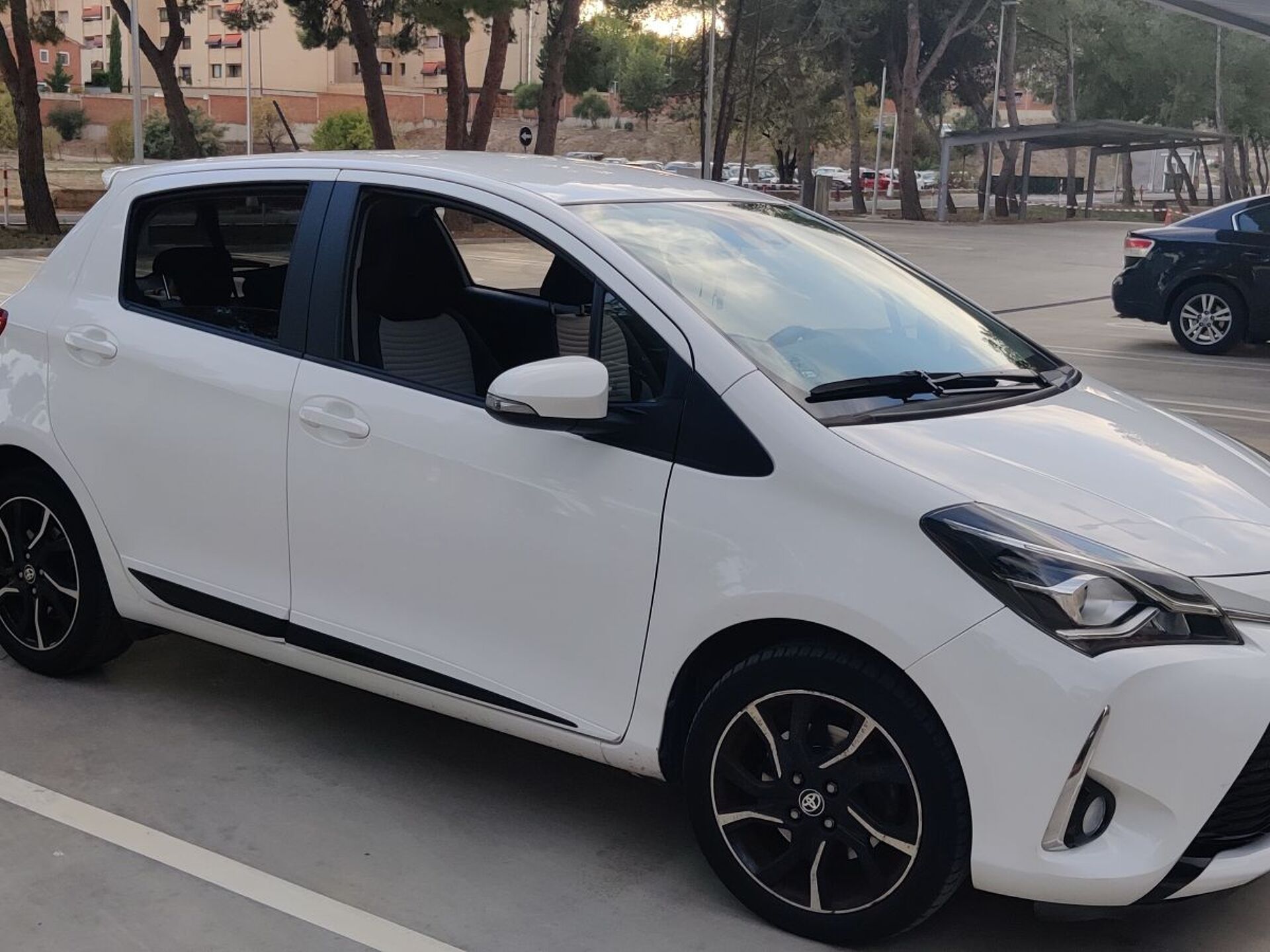 Imagen 2 de TOYOTA Yaris