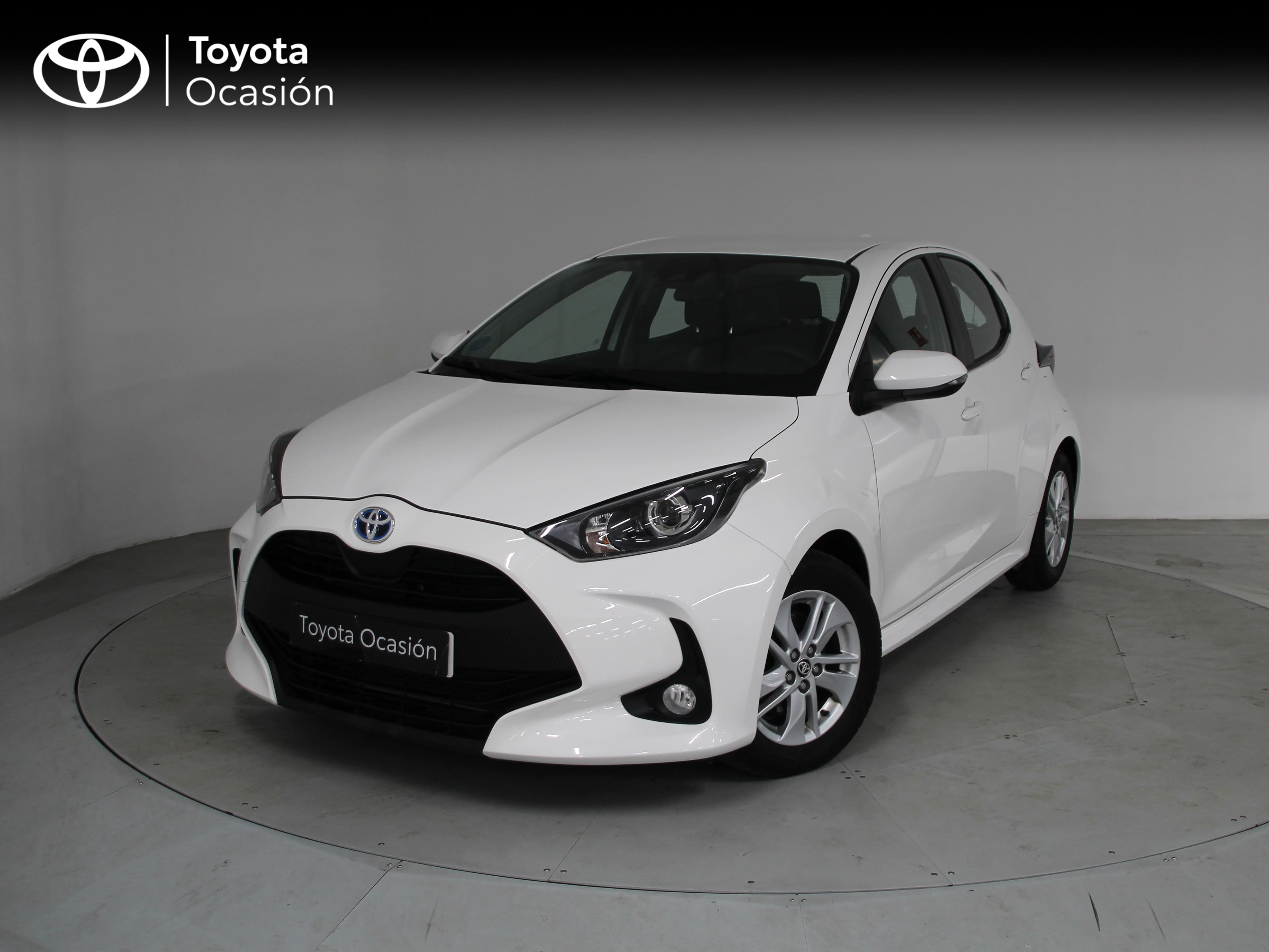 TOYOTA Yaris (1.5 120H Business Plus) en Barcelona
