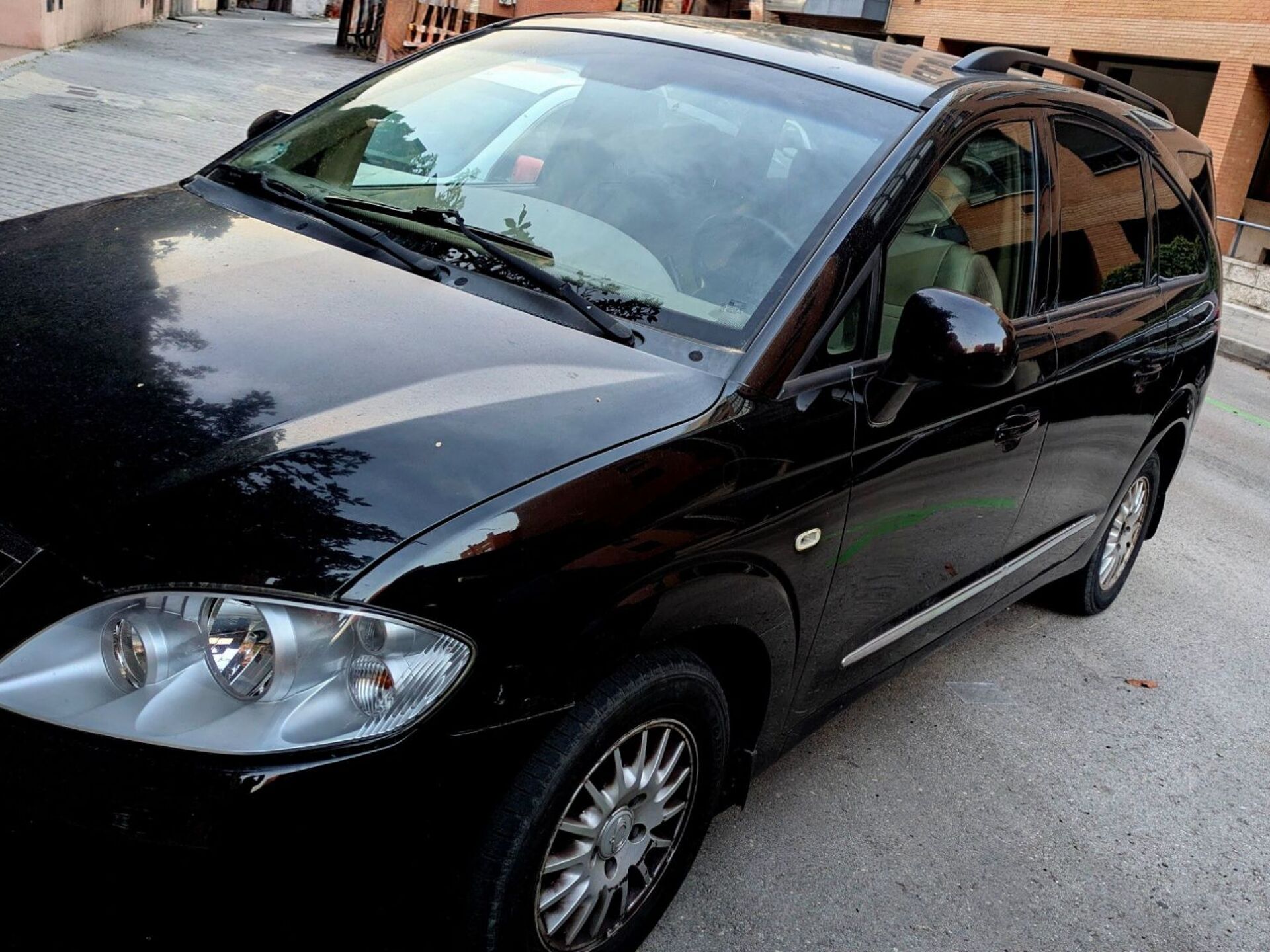 Imagen 3 de SSANGYONG KGM Rodius